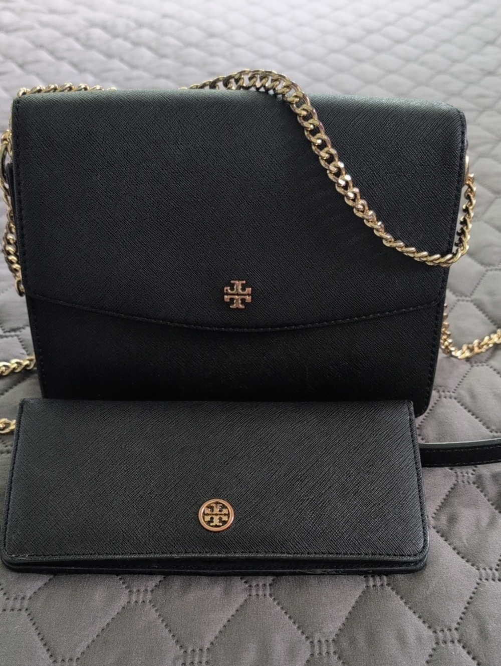 Tory Burch Emerson Envelope Adjustable Shoulder Bag in Black with Wallet